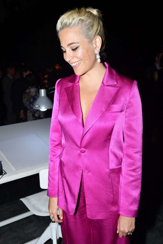 PIXIE LOTT Out at Paris Fashion Week 07/01/2019