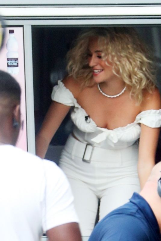 PIXIE LOTT Serving Ice Cream on The One Show in London 07/25/2019