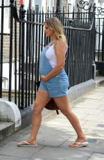 Pregnant ANNA WILLIAMSON Out and About in London 07/11/2019