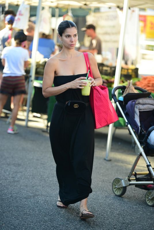 ROSELYN SANCHEZ Shopping at Farmers Market in Studio City 07/28/2019