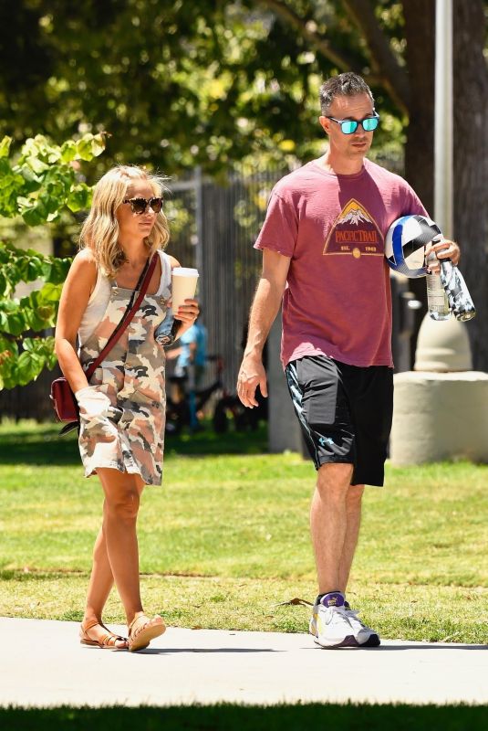 SARAH MICHELLE GELLAR and Freddie Prinze Jr. Out in Santa Monica 07/20/2019