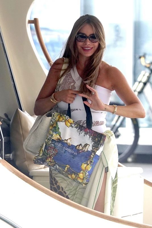 SOFIA VERGARA Celebrates Her 47th Birthday on Holiday in Capri 07/11/2019