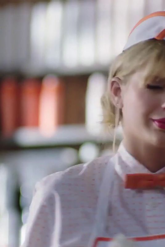 TAYLOR SWIFT - Capitol One Savor Card Commercial