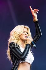 VICTORIA SILVSTEDT Performs at We Who Love the 90
