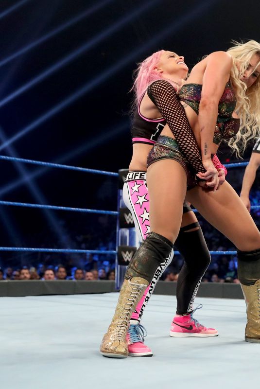 WWE - Smackdown Live 07/16/2019