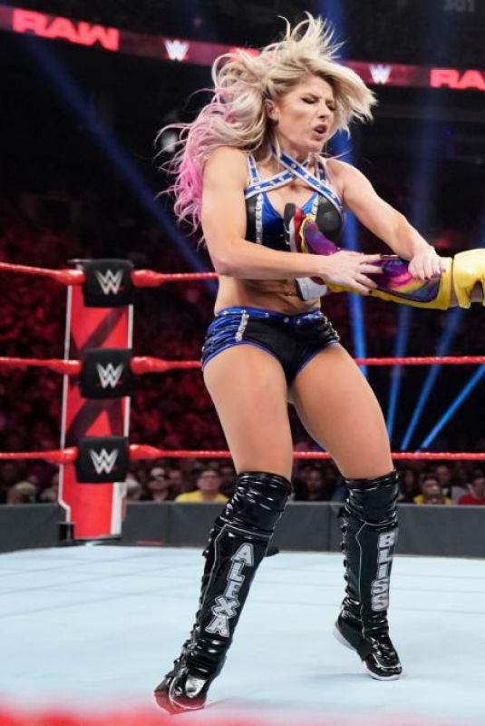 ALEXA BLISS and NIKKI CROSS vs. Kabuki Warriors