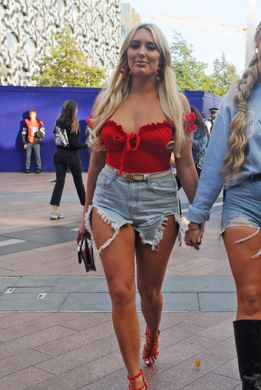 AMBER TURNER Arrives at Ariana Grande’s Concert in London 08/20/2019