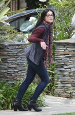 ARIEL WINTER and SARAH HYLAND on the Set of Modern Family in Los Angeles 08/08/2019