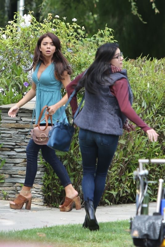 ARIEL WINTER and SARAH HYLAND on the Set of Modern Family in Los Angeles 08/08/2019