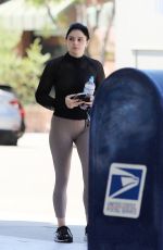 ARIEL WINTER Leaves Workout in Los Angeles 08/10/2019