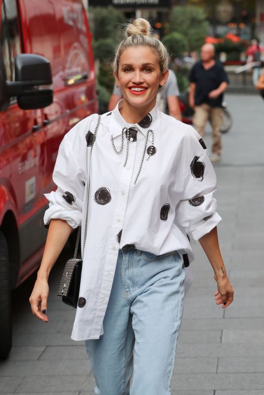 ASHLEY ROBERTS Leaves Heart Radio in London 08/28/2019