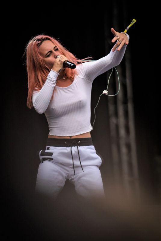 BEA MILLER Performs at Lands Music Festival at Golden Gate Park in San Francisco 08/10/2019