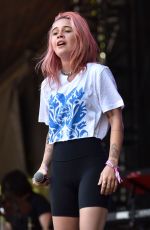 BEA MILLER Performs at Lollapalooza in Chicago 08/03/2019