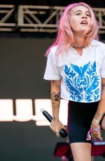 BEA MILLER Performs at Lollapalooza in Chicago 08/03/2019