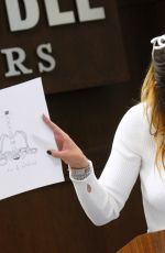 BELLA THORNE Signing Her New Bbook The Life of a Wannabe Mogul at Barnes & Noble in Los Angeles 08/13/2019
