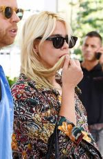 BILLIE PIPER Out and About in Venice 08/30/2019