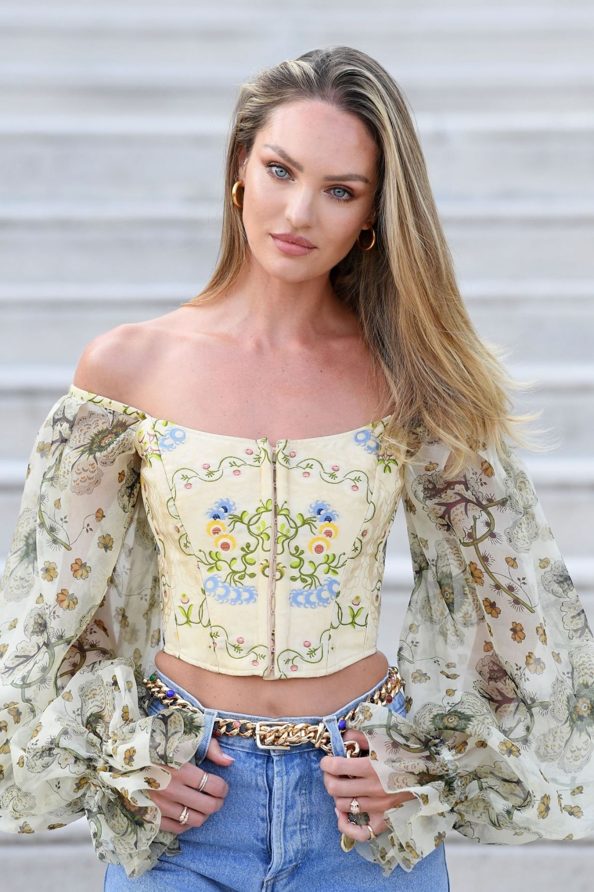 candice-swanepoel-at-2019-venice-film-festival-photocall-08-27-2019