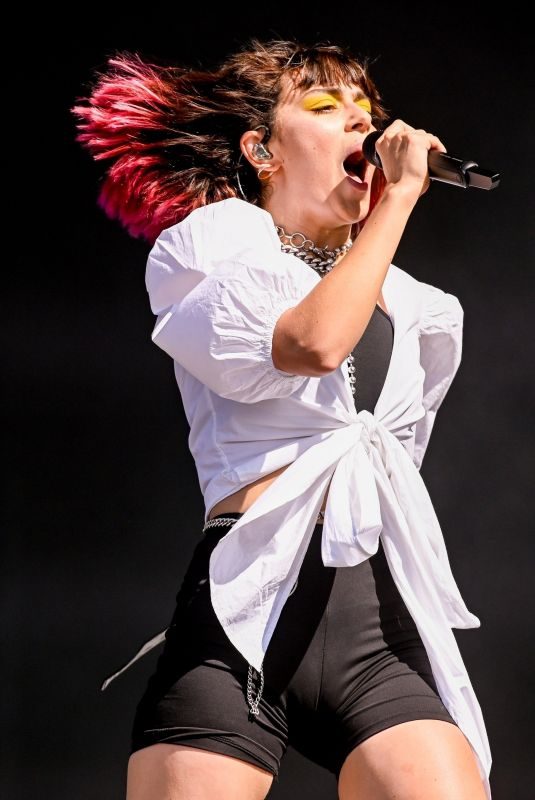 CHARLI XCX Performs at Reading Festival 08/23/2019