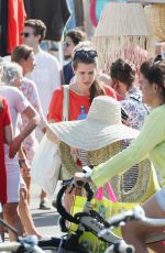CHARLOTTE CASIRAGHI Shopping at Market in Cap-Ferret 08/05/2019