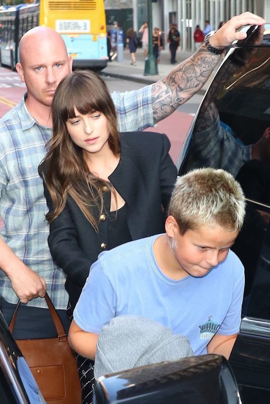 DAKOTA JOHNSON and Chris Martin Are Involved in a Car Accident in New York 08/06/2019