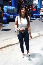 DANIELLE VASINOVA Shopping at Farmer