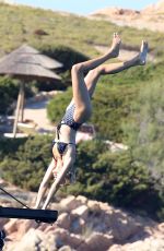 DEVON WINDSOR in Bacht at at a Yach in Sardinia 08/11/2019