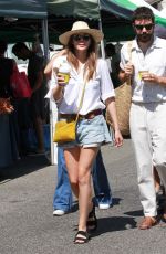 ELIZABETH OLSEN and Robbie Arnett at Farmer
