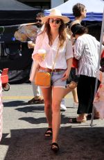 ELIZABETH OLSEN in Denim SHorts Shopping at Farmers Market in Studio City 08/11/2019