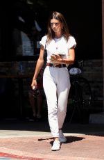 EMILY RATAJKOWSKI at Lassens Natural Foods & Vitamins in Los Angeles 08/29/2019