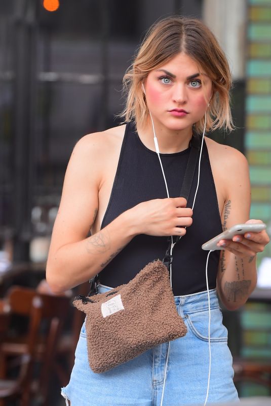 FRANCES BEAN COBAIN Out and About in New York 08/04/2019