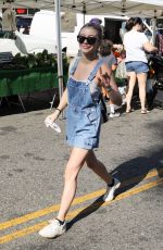 GENEVIEVE HANNELIUS Shopping at Farmers Market in Studio City 08/11/2019