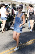 GENEVIEVE HANNELIUS Shopping at Farmers Market in Studio City 08/11/2019