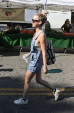 GENEVIEVE HANNELIUS Shopping at Farmers Market in Studio City 08/11/2019