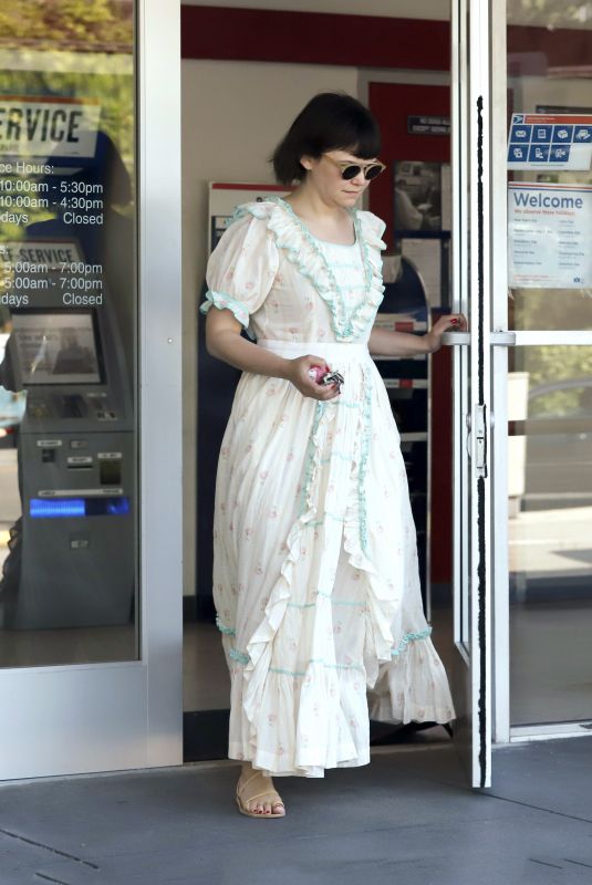 GENNIFER GOODWIN at a Shipping Store in Los Angeles 08/14/2019