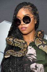 H.E.R. at 2019 MTV Video Music Awards in Newark 08/26/2019