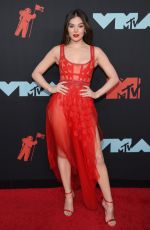 HAILEE STEINFELD at 2019 MTV Video Music Awards in Newark 08/26/2019