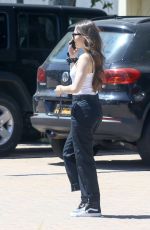 HAILEE STEINFELD Out Shopping in Malibu 08/01/2019