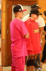 HAILEY and Justin BIEBER Arrives at a Medical Building in Beverly Hills 08/23/2019