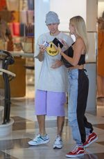 HAILEY and Justin BIEBER at Barney