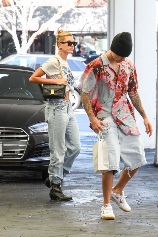 HAILEY and Justin BIEBER Out and About in Los Angeles 08/29/2019