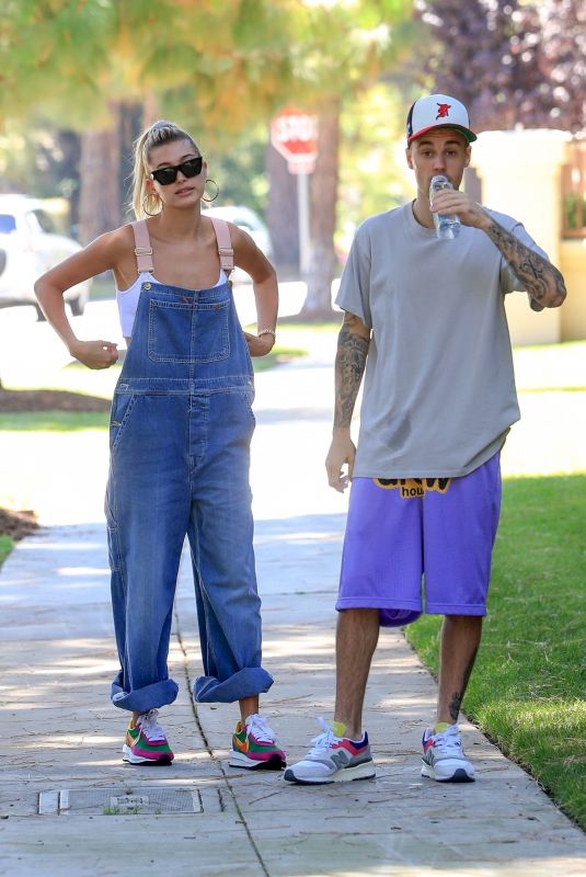 HAILEY and Justin BIEBER Out in Beverly Hils 08/04/2019