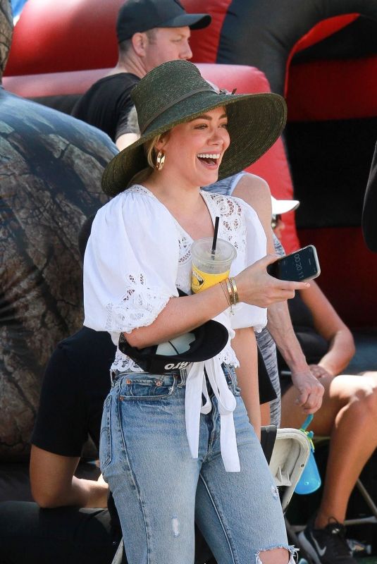 HILARY DUFF at Farmer