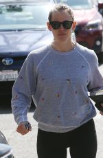 JENNIFER GARNER Out and About in Los Angeles 08/27/2019