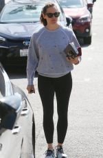 JENNIFER GARNER Out and About in Los Angeles 08/27/2019