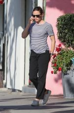 JENNIFER GARNER Out in Brentwood 08/17/2019