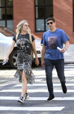 JENNY MOLLEN and Jason Biggs Out for Lunch in New York 08/12/2019