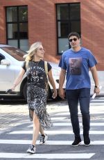 JENNY MOLLEN and Jason Biggs Out for Lunch in New York 08/12/2019