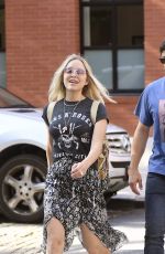 JENNY MOLLEN and Jason Biggs Out for Lunch in New York 08/12/2019