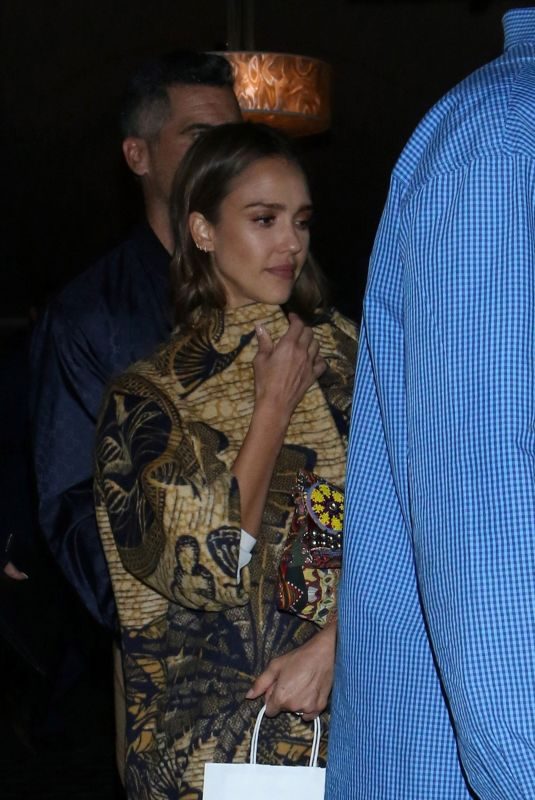 JESSICA ALBA at Craig’s Restaurant in West Hollywood 08/28/2019