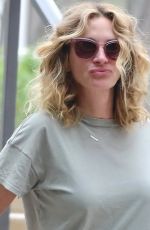 JULIA ROBERTS Leaves a Starbucks in Malibu 07/31/2019